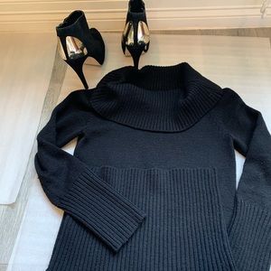 BCBG MAXAZRIA SWEATER DRESS IN BLACK